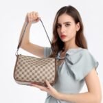 Women Luxurys Designers Bags Messenger Ivhandbag(Khaki